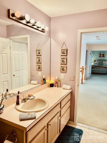 33 Bennett Road, Old Bridge, NJ 07747