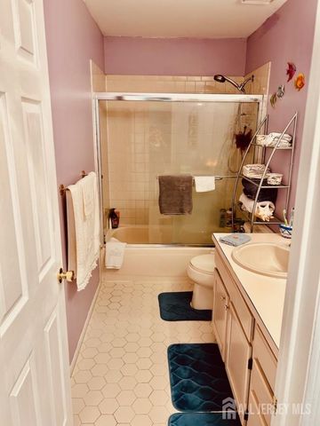 33 Bennett Road, Old Bridge, NJ 07747