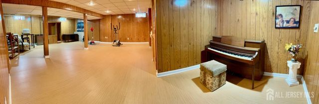 33 Bennett Road, Old Bridge, NJ 07747