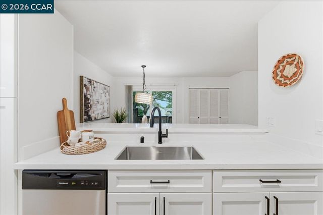 1824 Tesoro Ct, Pinole, CA 94564