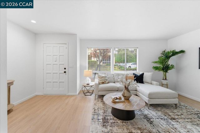 1824 Tesoro Ct, Pinole, CA 94564