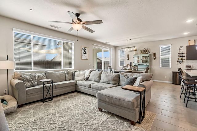 4158 Buckingham Avenue, Clovis, CA 93619