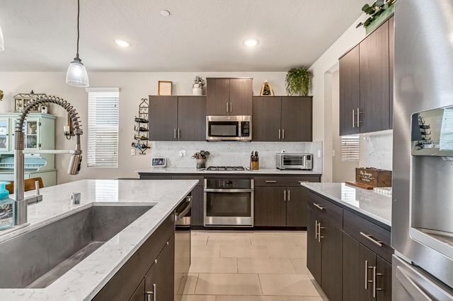 4158 Buckingham Avenue, Clovis, CA 93619