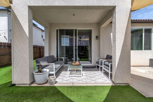 4158 Buckingham Avenue, Clovis, CA 93619