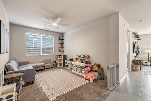 4158 Buckingham Avenue, Clovis, CA 93619