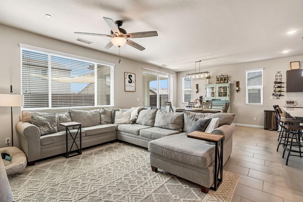 Image 11 of property listing at 4158 Buckingham Avenue, Clovis, CA 93619