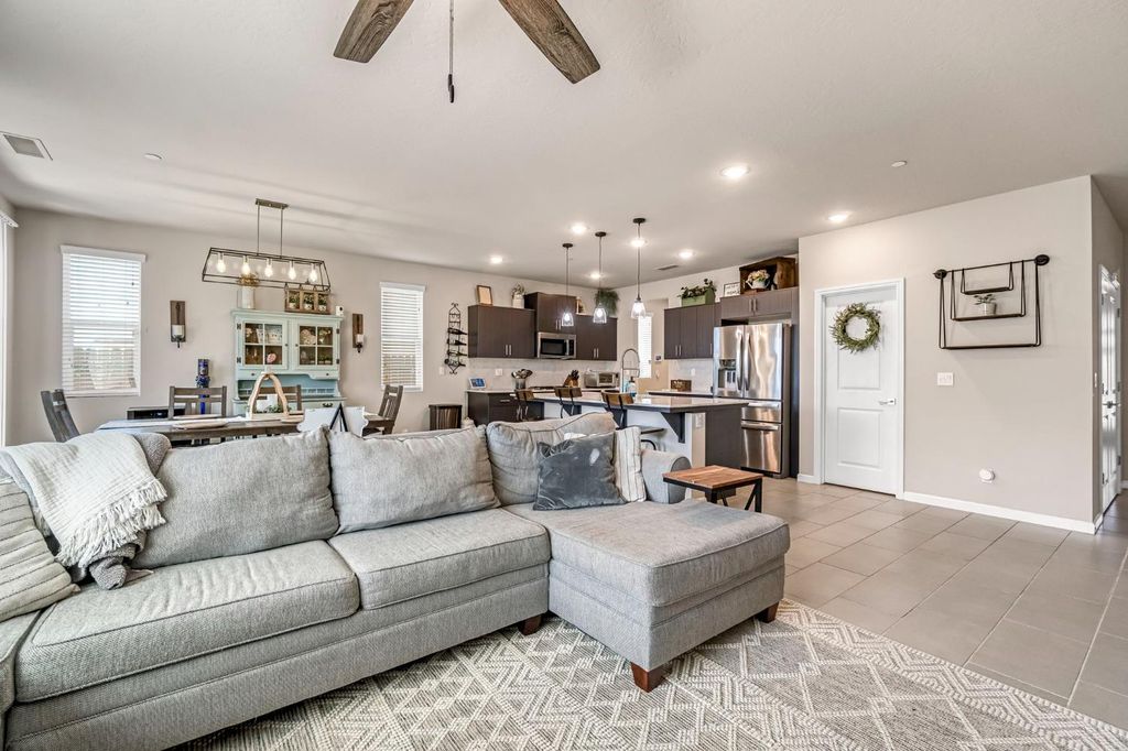 Image 12 of property listing at 4158 Buckingham Avenue, Clovis, CA 93619