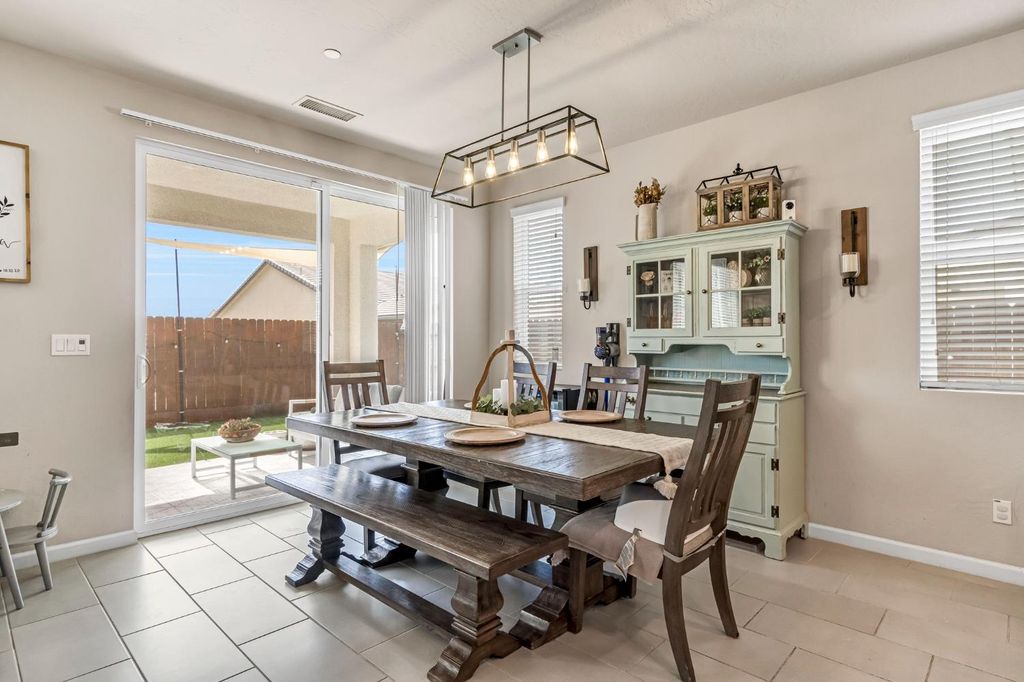 Image 13 of property listing at 4158 Buckingham Avenue, Clovis, CA 93619