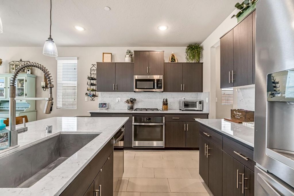 Image 20 of property listing at 4158 Buckingham Avenue, Clovis, CA 93619