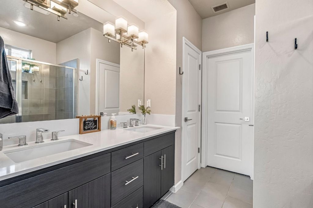 Image 29 of property listing at 4158 Buckingham Avenue, Clovis, CA 93619