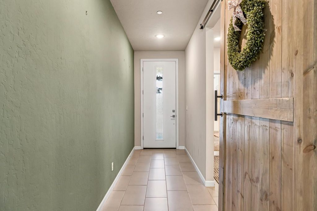 Image 5 of property listing at 4158 Buckingham Avenue, Clovis, CA 93619