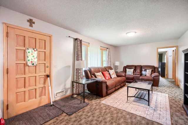 11256 Arrowhead Street NW, Coon Rapids, MN 55433