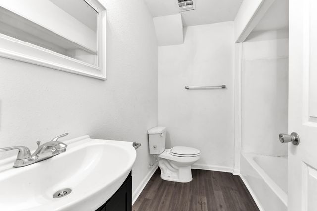 827 E Garfield Street, Springfield, MO 65803
