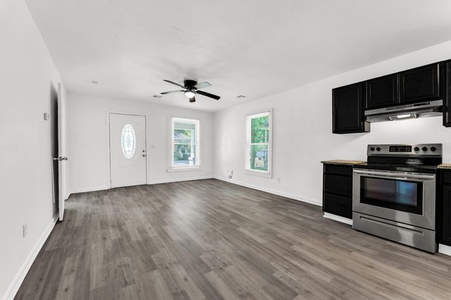 827 E Garfield Street, Springfield, MO 65803