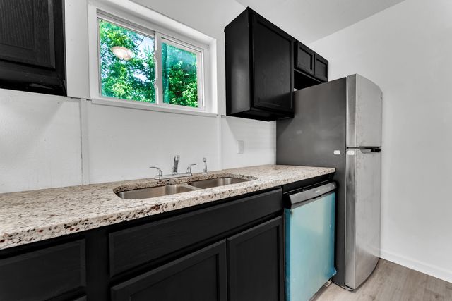827 E Garfield Street, Springfield, MO 65803