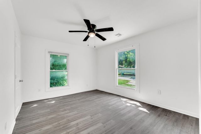827 E Garfield Street, Springfield, MO 65803