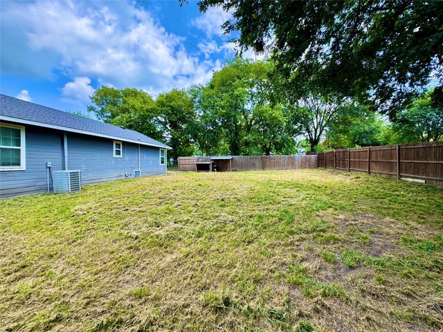 100 Beryl Lane, Blue Ridge, TX 75424