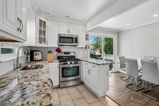 64 16Th Ave, Elmwood Park Boro, NJ 07407