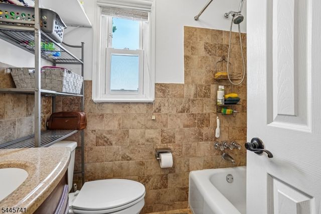 64 16Th Ave, Elmwood Park Boro, NJ 07407