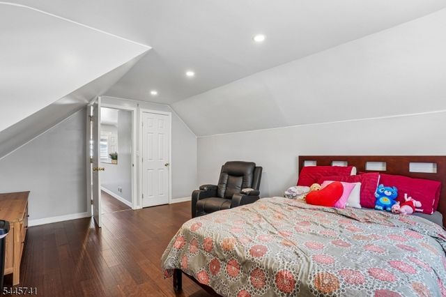 64 16Th Ave, Elmwood Park Boro, NJ 07407