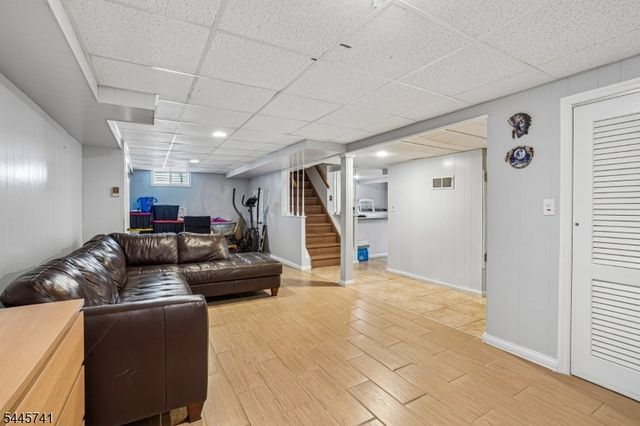 64 16Th Ave, Elmwood Park Boro, NJ 07407