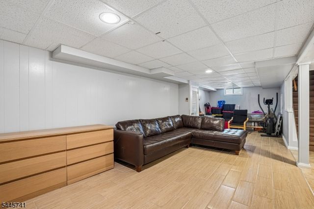64 16Th Ave, Elmwood Park Boro, NJ 07407