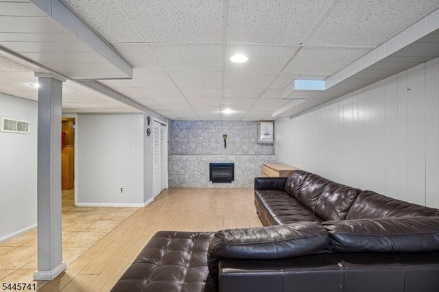 64 16Th Ave, Elmwood Park Boro, NJ 07407