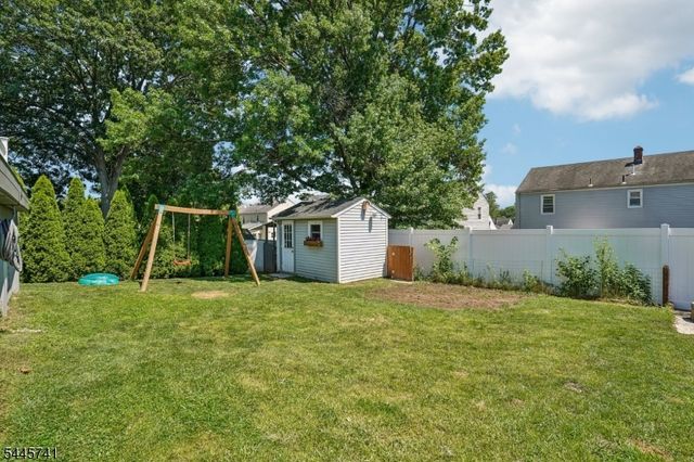 64 16Th Ave, Elmwood Park Boro, NJ 07407