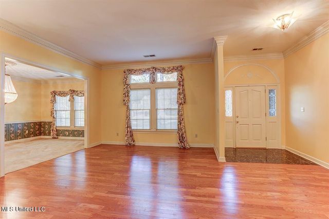 8500 E Cedar Lake Drive, Walls, MS 38680