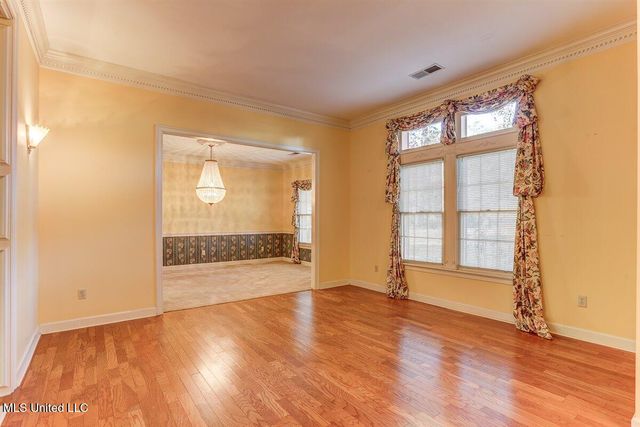 8500 E Cedar Lake Drive, Walls, MS 38680