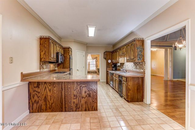 8500 E Cedar Lake Drive, Walls, MS 38680