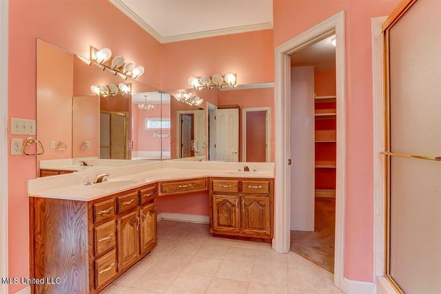 8500 E Cedar Lake Drive, Walls, MS 38680