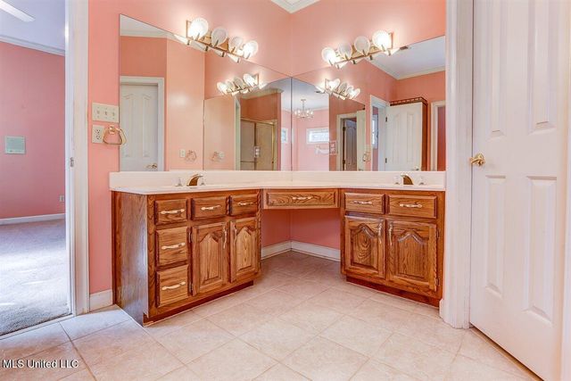 8500 E Cedar Lake Drive, Walls, MS 38680