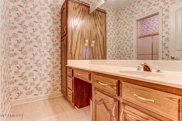 8500 E Cedar Lake Drive, Walls, MS 38680