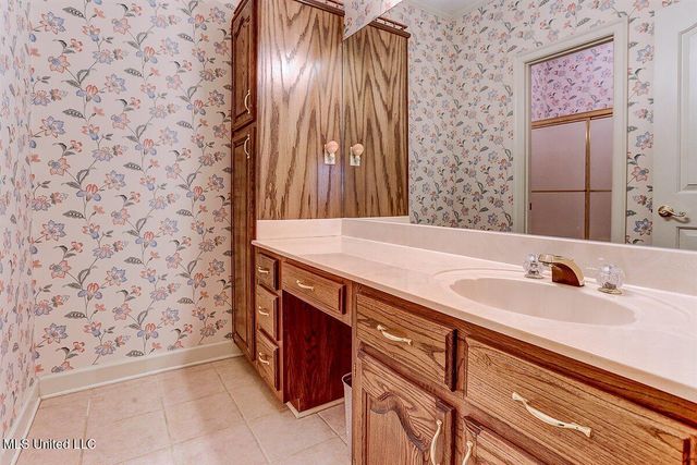 8500 E Cedar Lake Drive, Walls, MS 38680