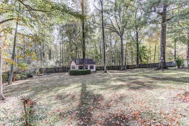 8500 E Cedar Lake Drive, Walls, MS 38680