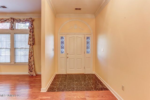 8500 E Cedar Lake Drive, Walls, MS 38680