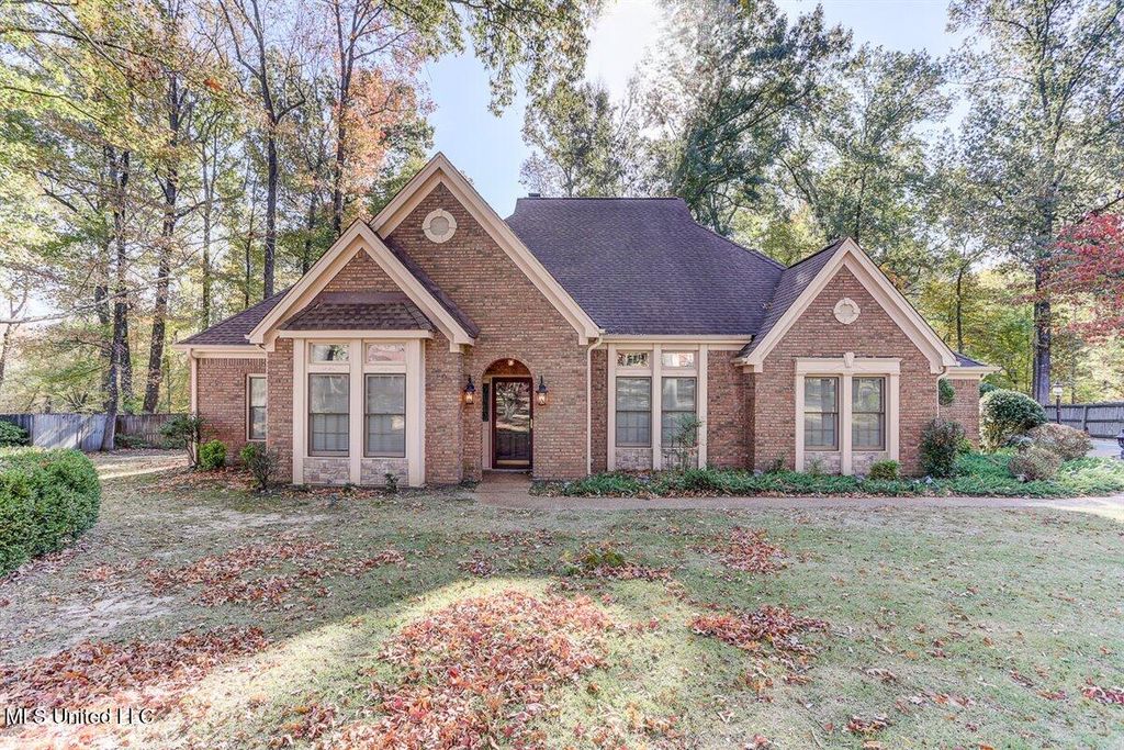 8500 E Cedar Lake Drive, Walls, MS 38680
