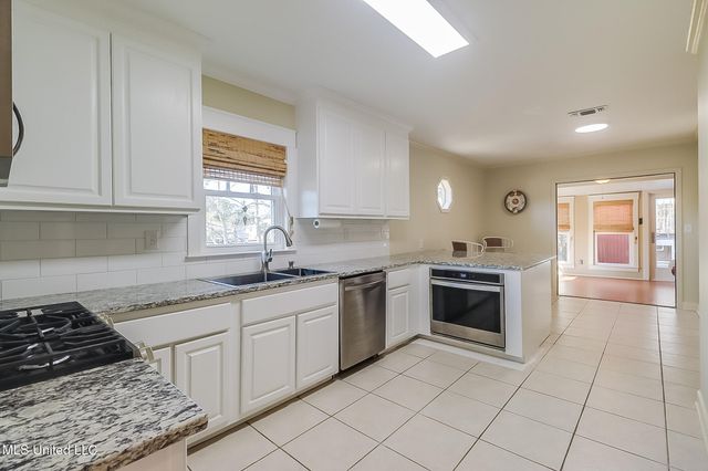 4 Castle Street, Pass Christian, MS 39571
