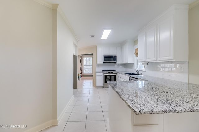 4 Castle Street, Pass Christian, MS 39571
