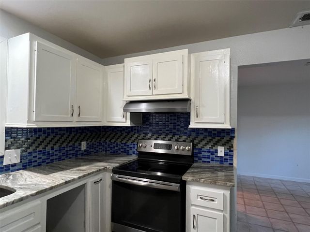 553 Roanoke St Drive, Conroe, TX 77302