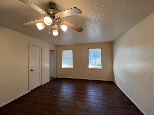 553 Roanoke St Drive, Conroe, TX 77302
