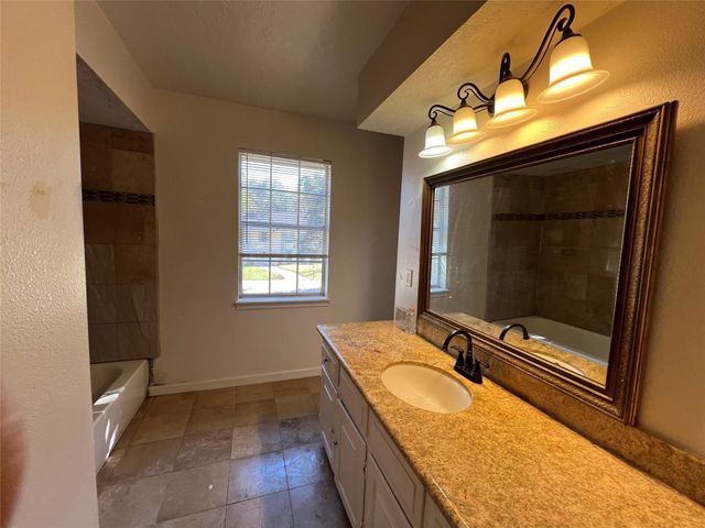 553 Roanoke St Drive, Conroe, TX 77302