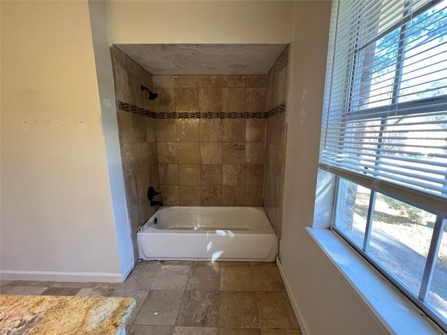 553 Roanoke St Drive, Conroe, TX 77302