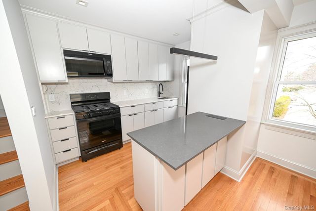 29 Everett Street, Lynbrook, NY 11563