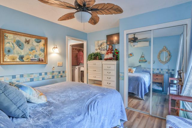 2616 Avenue H, Dickinson, TX 77539