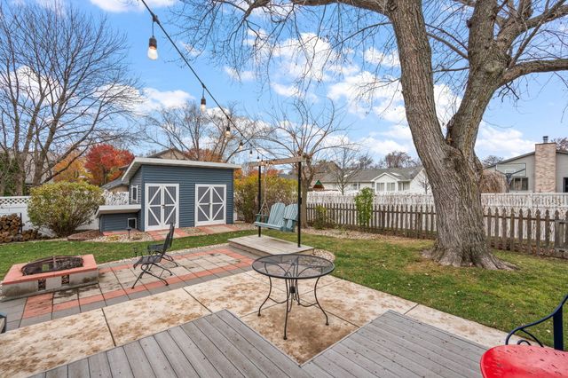 240 W Greenwood Avenue, Crown Point, IN 46307