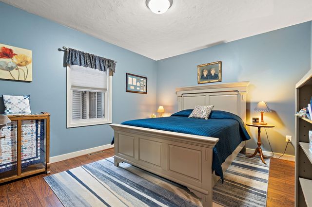 240 W Greenwood Avenue, Crown Point, IN 46307