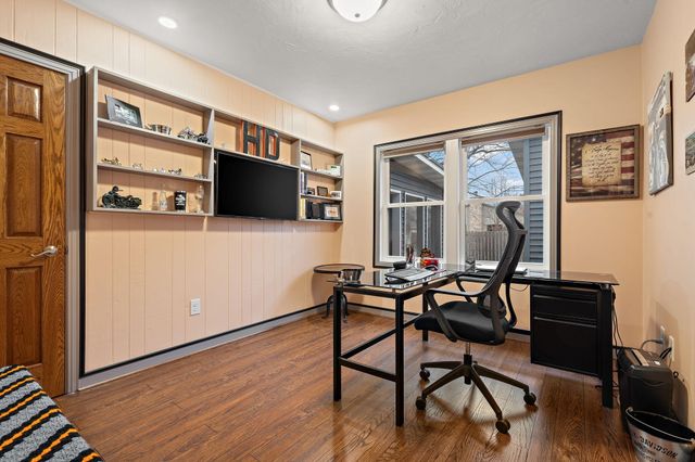 240 W Greenwood Avenue, Crown Point, IN 46307