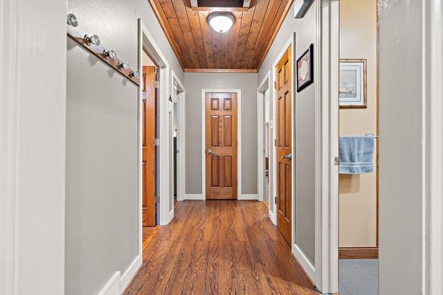 240 W Greenwood Avenue, Crown Point, IN 46307